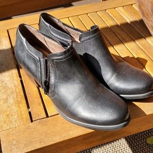 Booties- NWOT- NaturalSoul Black